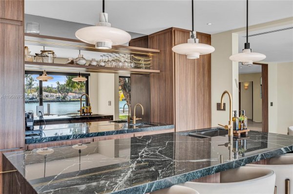 1170 S Biscayne Pt Rd #N/A Miami Beach, FL 33141