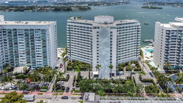 1100 West Ave #322 Miami Beach, FL 33139