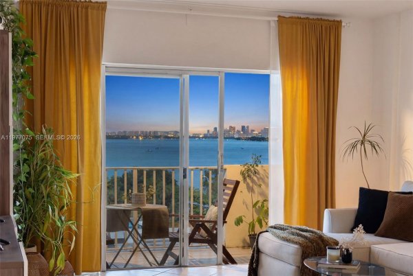 1455 N Treasure Dr #PH-G North Bay Village, FL 33141