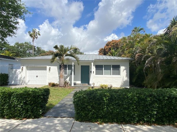 5767 SW 35th St Miami, FL 33155