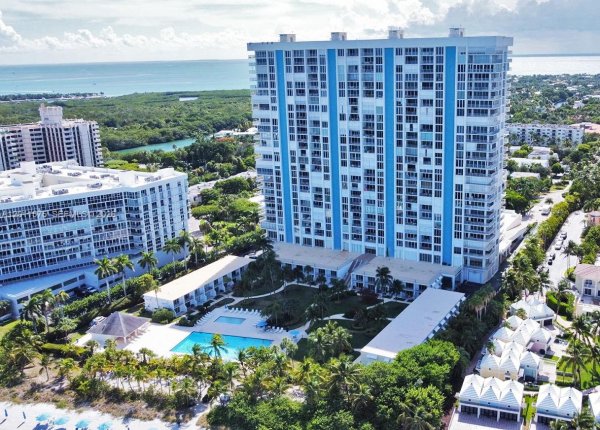 881 Ocean Dr #7D Key Biscayne, FL 33149