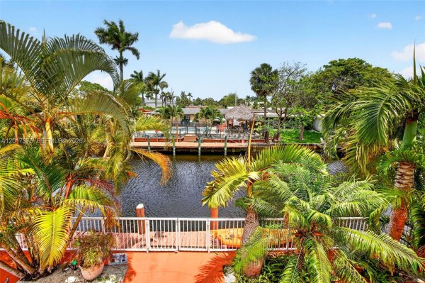 2478 Cat Cay Ln Fort Lauderdale, FL 33312