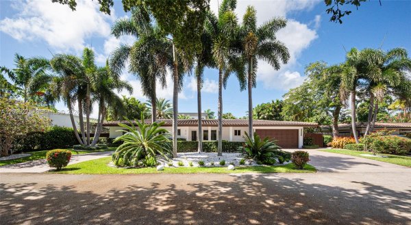 2716 NE 29th Ct Fort Lauderdale, FL 33306