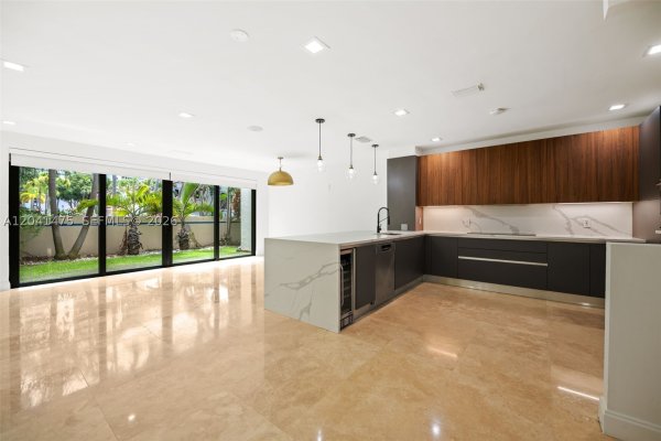 21387 Marina Cv Cir #12-F Aventura, FL 33180