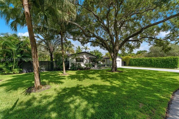 7790 SW 53rd Ave Miami, FL 33143