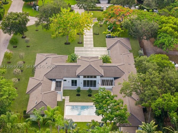 9025 SW 114th St Miami, FL 33176