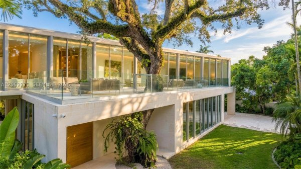 1616 Onaway Dr Miami, FL 33133