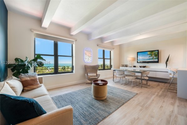 1330 Ocean Dr #R5D Miami Beach, FL 33139