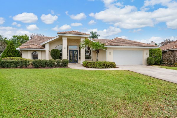 407 SW Locust Port St Lucie, FL 34986