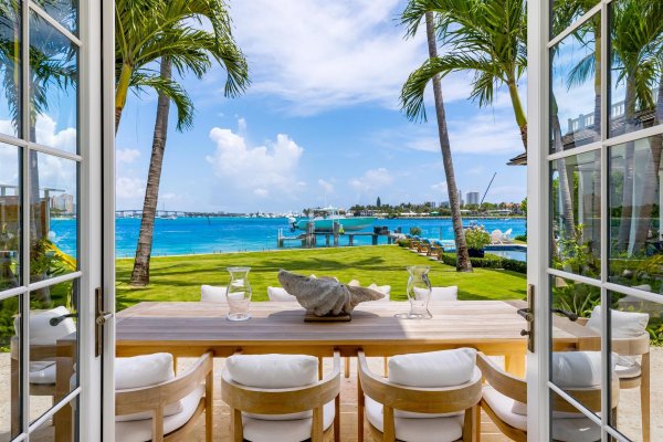 1610 N Ocean Blvd Palm Beach, FL 33480 1610 N Ocean Blvd Palm Beach, FL 33480