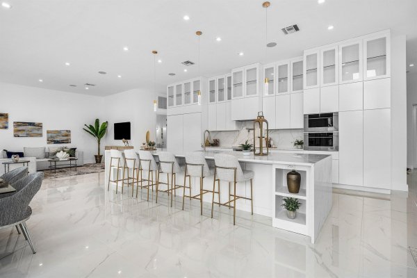 2641 NE 48th St Lighthouse Point, FL 33064