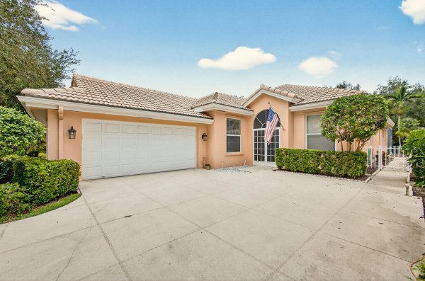 130 S Hampton Dr Jupiter, FL 33458