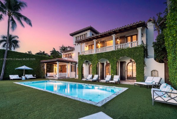 5396 N Bay Rd Miami Beach, FL 33140 5396 N Bay Rd Miami Beach, FL 33140