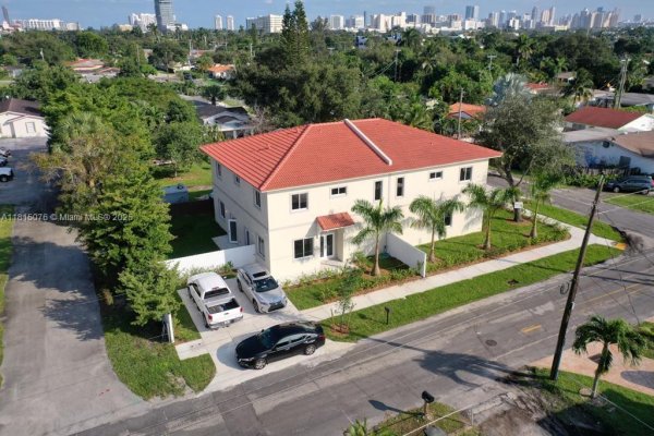 785 SW 7th Ave #B Hallandale Beach, FL 33009