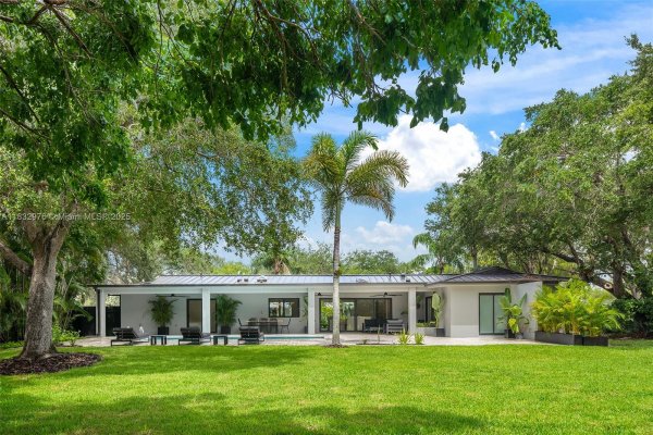 15121 SW 69th Ct Palmetto Bay, FL 33158