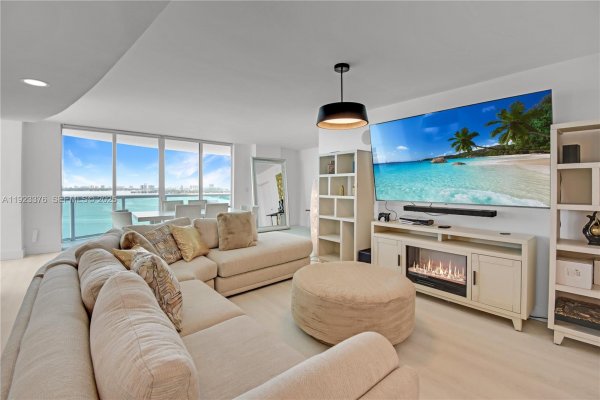1800 N Bayshore Dr #2201 Miami, FL 33132