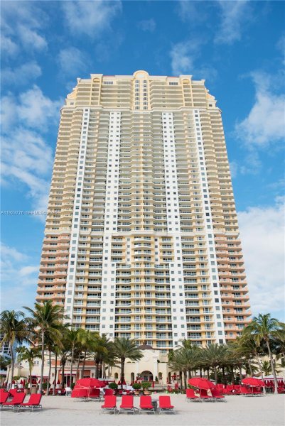 17875 Collins Ave #905 Sunny Isles Beach, FL 33160
