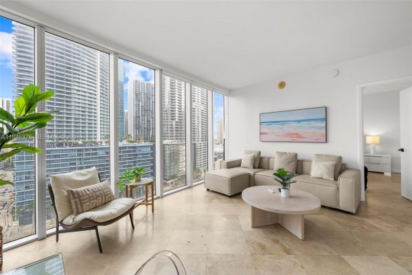 485 Brickell Ave #1804 Miami, FL 33131