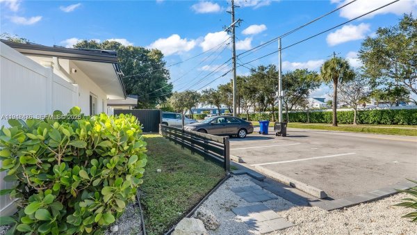 1708 SW 20th St Fort Lauderdale, FL 33315