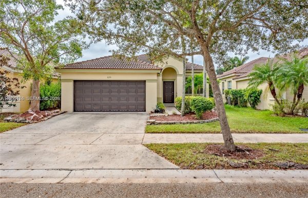 625 Bald Cypress Rd Weston, FL 33327