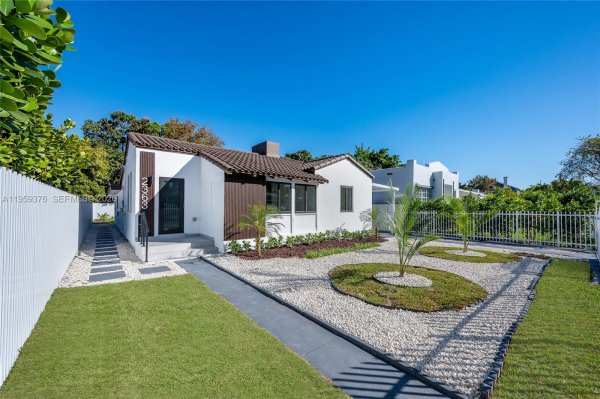 2363 SW 11th Ter Miami, FL 33135