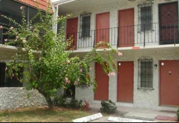 Undisclosed Address Palmetto Bay, FL 33176