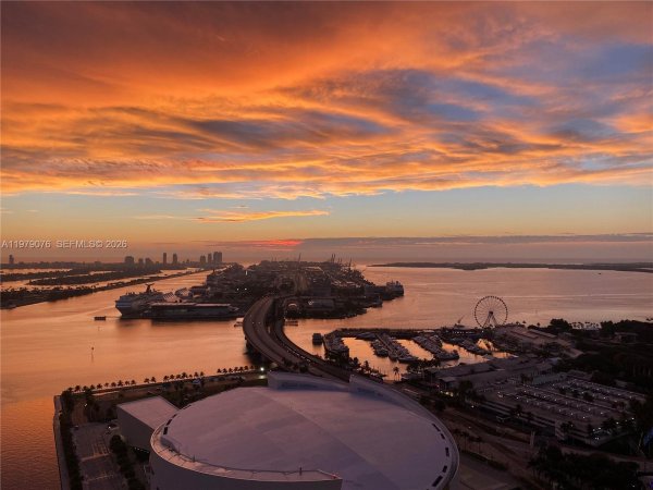 888 Biscayne Blvd #3001 Miami, FL 33132