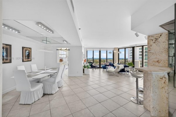 20281 E Country Clb Dr #608 Aventura, FL 33180