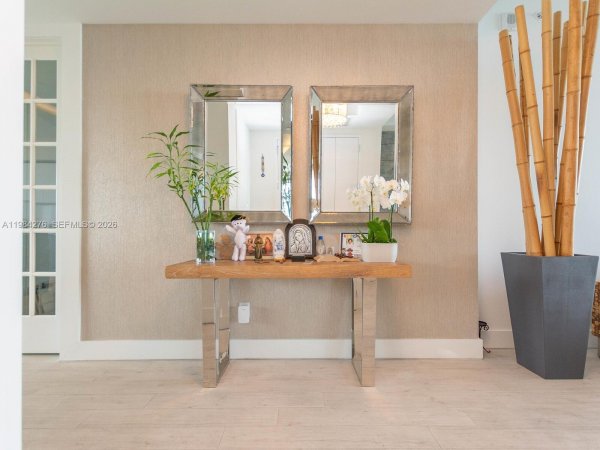 1300 Brickell Bay Dr #3804 Miami, FL 33131