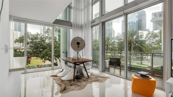 90 SW 3rd St #TH 308 Miami, FL 33130