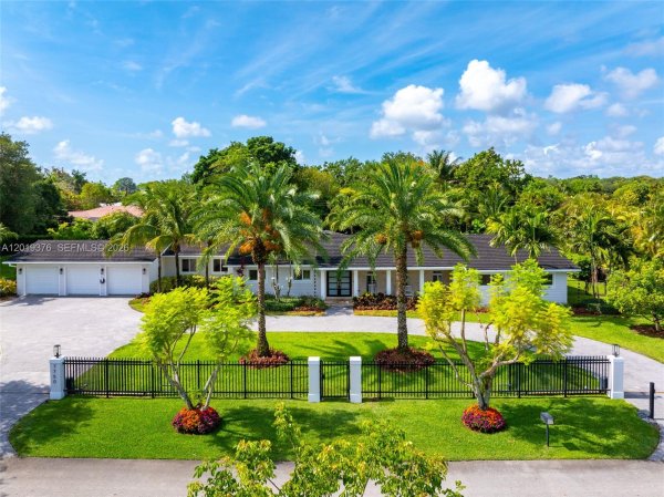 7750 SW 122nd St Pinecrest, FL 33156