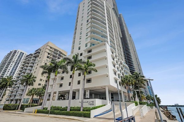 725 NE 22nd St #8B Miami, FL 33137
