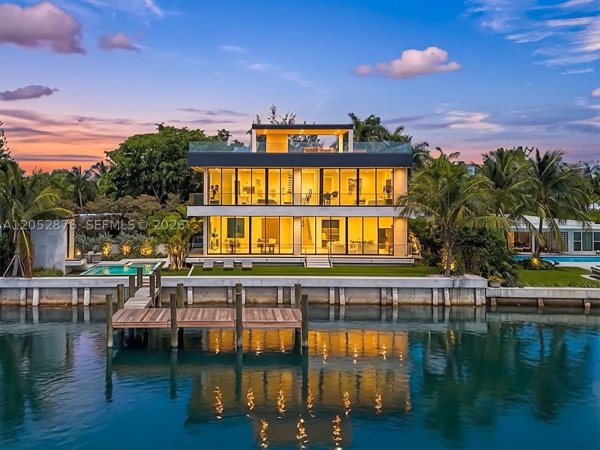 1141 N Biscayne Pt Rd Miami Beach, FL 33141