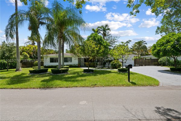 12900 SW 82nd Pl Pinecrest, FL 33156
