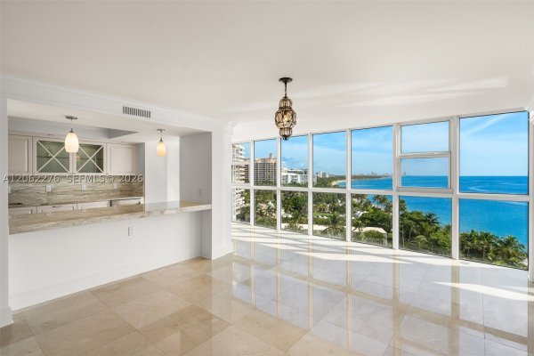 600 Grapetree Dr #11DN Key Biscayne, FL 33149