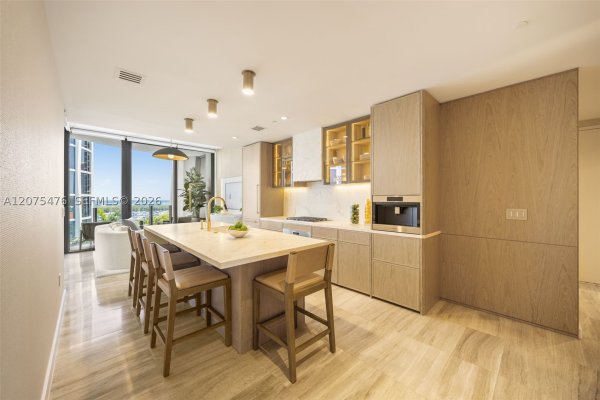 2831 S Bayshore Dr #804 Coconut Grove, FL 33133