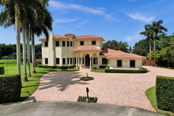 3311 SW 118th Ter Davie, FL 33330