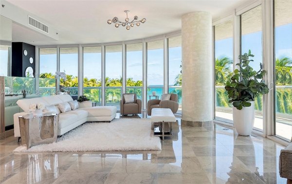 100 S Pointe Dr #506 Miami Beach, FL 33139