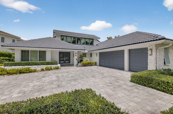 17646 Scarsdale Boca Raton, FL 33496