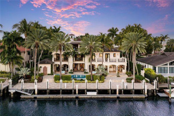 2430 Del Lago Fort Lauderdale, FL 33316