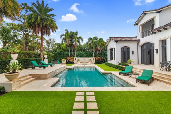 135 W Bears Clb Jupiter, FL 33477