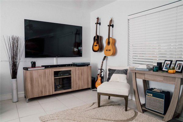 7901 SW 64th Ave #6 South Miami, FL 33143