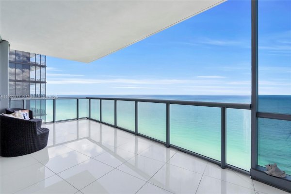 17121 Collins Ave #2906 Sunny Isles Beach, FL 33160