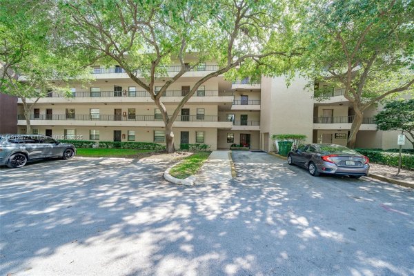 10501 W Broward Blvd #104 Plantation, FL 33324