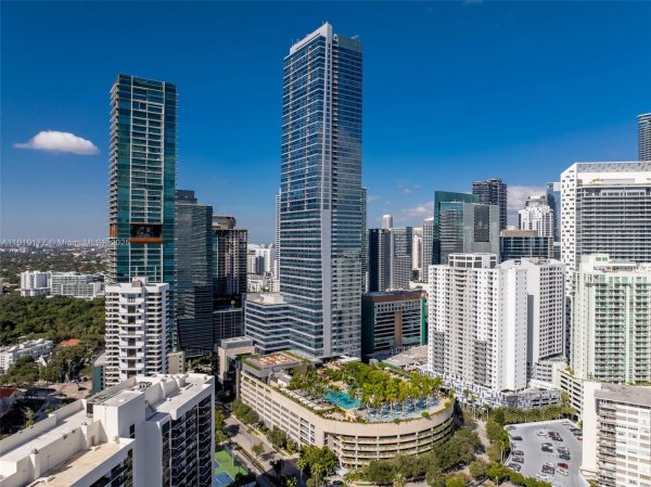 1435 Brickell Ave #3412 Miami, FL 33131
