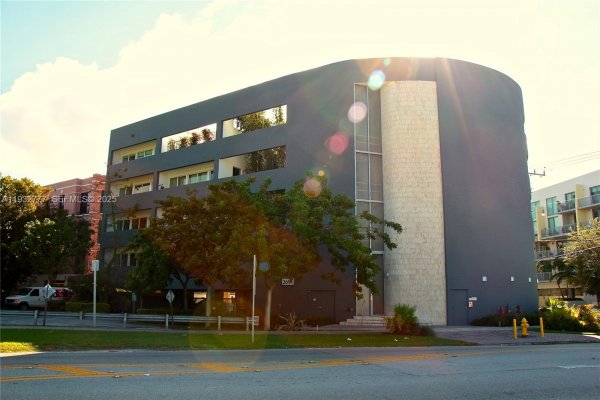 2694 Inagua Ave #PH-3 Coconut Grove, FL 33133