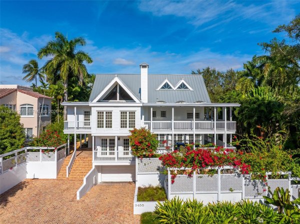 3455 S Moorings Way Miami, FL 33133