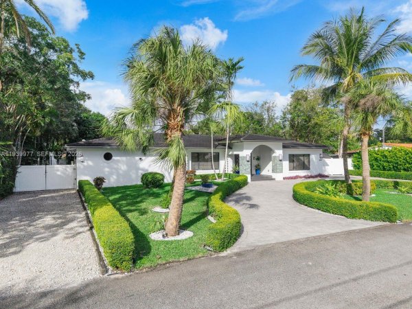 8363 SW 98th St Miami, FL 33156