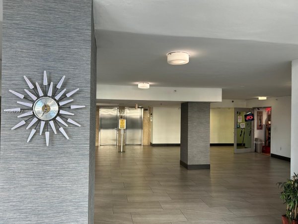 7501 E Treasure Dr #5R North Bay Village, FL 33141