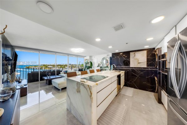 7601 E Treasure Dr #1216 North Bay Village, FL 33141